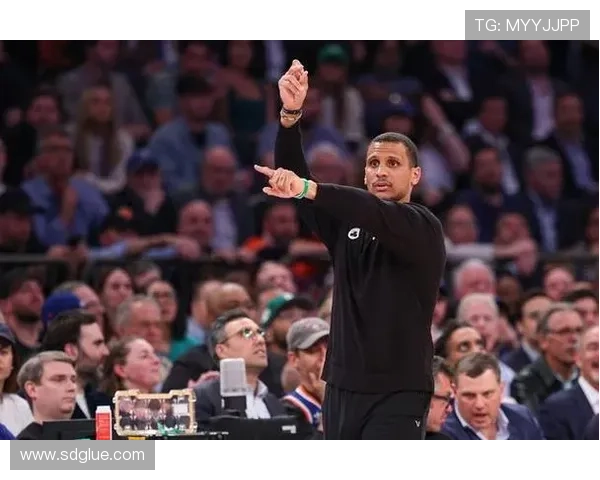 怀特强调马祖拉将持续重视防守篮板每位球员需全力以赴 怀特强调马祖拉将持续重视防守篮板每位球员需全力以赴